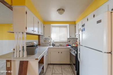 10032 Foothill Dr, El Paso, TX 79924 - photo 2