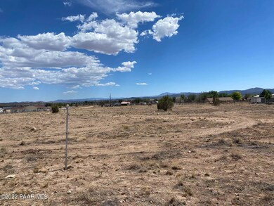 25750 N Lily Dr, Paulden, AZ 86334 - photo 2