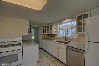 489 Zea St, Strasburg, VA 22657 - photo 5