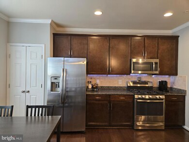 25220 Briargate Terrace, Chantilly, VA 20152 - photo 5