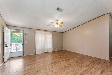 04 family room