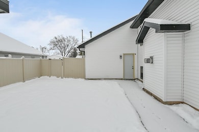 936 W 10th St, Kaukauna, WI 54130 - photo 7