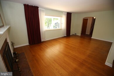 2733 S Kent Rd, Broomall, PA 19008 - photo 7