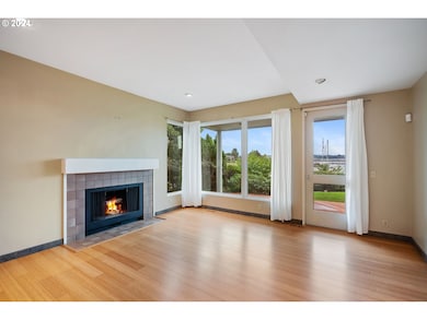 549 N Tomahawk Island Dr unit 1, Portland, OR 97217 - photo 5