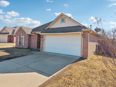 3215 E Emmitsburg St, Broken Arrow, OK 74014 - photo 2