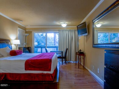 Inn at Otter Crest 302-303