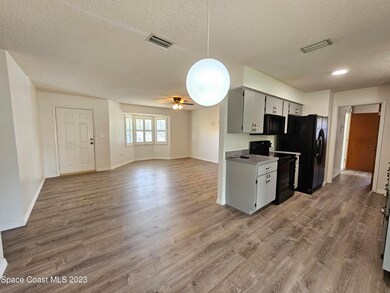 Kitchen/Dining Area