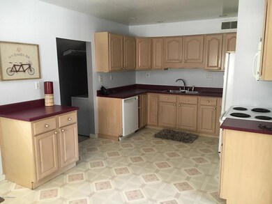 6501 Larch Ct, Louisville, KY 40229 - photo 5