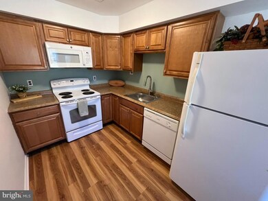 813 Winding Way unit H13, Westville, NJ 08093 - photo 7