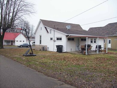 809 A St NE, Linton, IN 47441 - photo 3