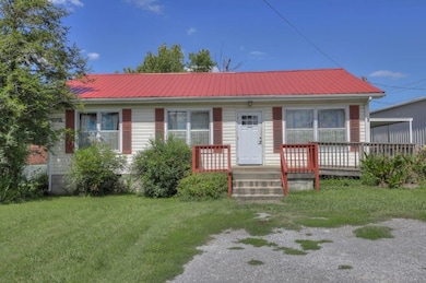 104 Wood St, Shelbyville, TN 37160 - photo 4
