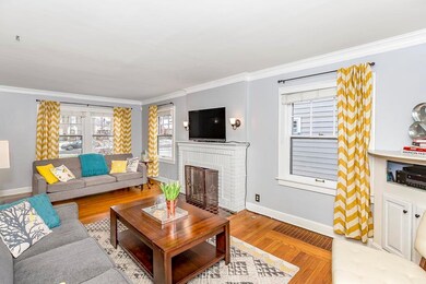 BEAUTIFUL WOODWORK AND WALL COVERINGS