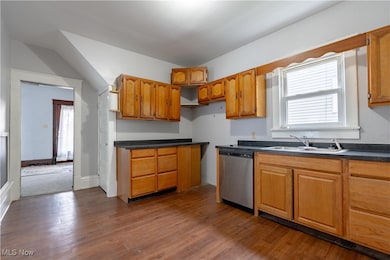 174 W Wayne St, Alliance, OH 44601 - photo 3