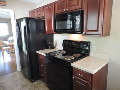 1241 Sheerer Ave, Waterloo, IA 50701 - photo 3