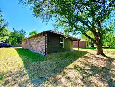 812 W 11th St, Bonham, TX 75418 - photo 4