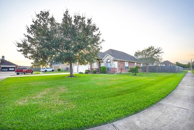 2053 Lepper St, Alvin, TX 77511 - photo 5