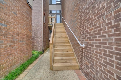 696 Mowbray Arch unit 460, Norfolk, VA 23507 - photo 6