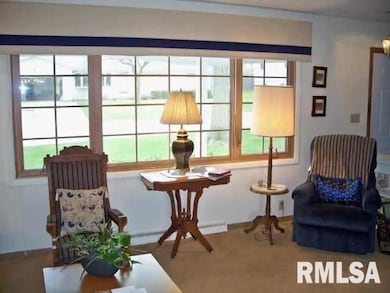 1519 Hickory Ln, Bettendorf, IA 52722 - photo 5