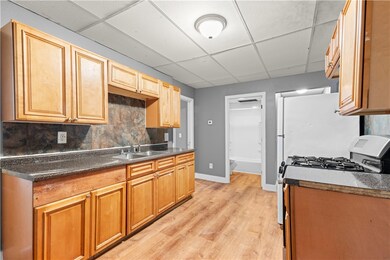9 Wilson Ave, Woonsocket, RI 02895 - photo 6