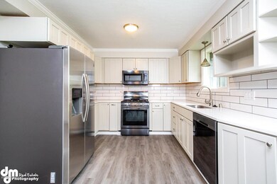 7.   Kitchen 20190525-DW-40807-FULL