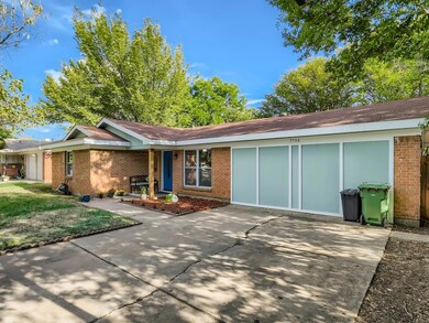 7704 Clenis Ln, North Richland Hills, TX 76180 - photo 4