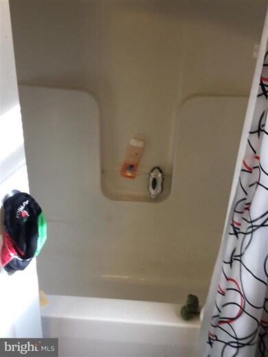 2529 Woodbrook Avenue - Middle Room for Rent, Baltimore, MD 21217 - photo 4