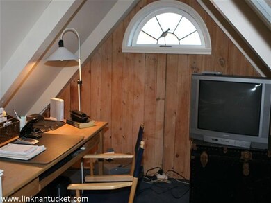 Loft - sleeping or office