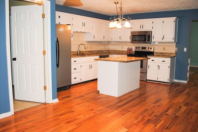 120 S Cumberland St, Berea, KY 40403 - photo 4