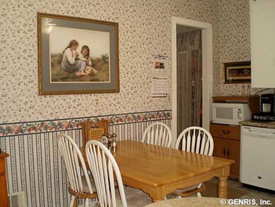 Kitchen Dining Eat in kitchen area