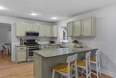 5 Aspen Cir, Bedford, MA 01730 - photo 4