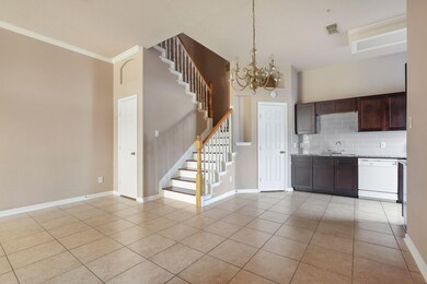Dining to Kitchen