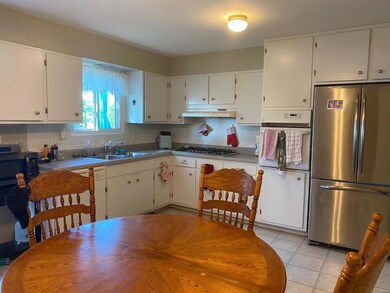 Eat-in Kitchen
