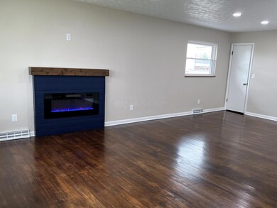 996 Wetmore Rd, Columbus, OH 43224 - photo 3