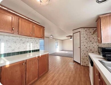 34511 Independence St, Shawnee, OK 74804 - photo 6