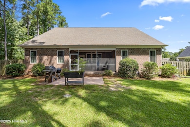 330 Crown Pointe Dr, Hampstead, NC 28443 - photo 4