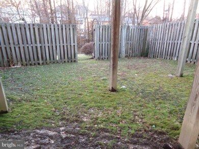 6910 Aquamarine Ct, Capitol Heights, MD 20743 - photo 5