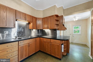 541 Franklin St, West Reading, PA 19611 - photo 7