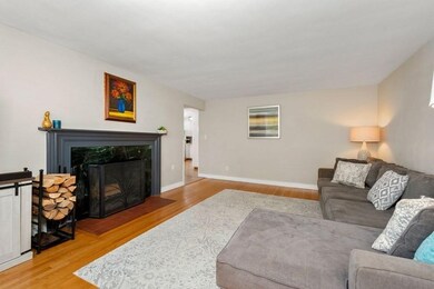 17 Mary Ann Dr, Worcester, MA 01606 - photo 4