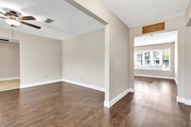 16919 Worden Ln, Friendswood, TX 77546 - photo 4