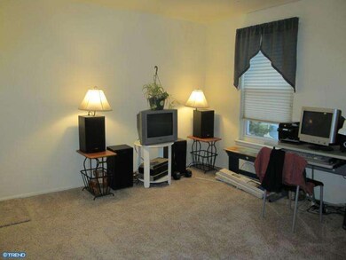 1118 Harbour Dr, Palmyra, NJ 08065 - photo 3