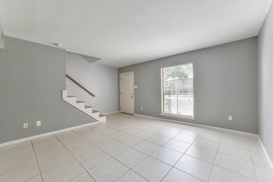 10280 Longmont Dr unit 39/6, Houston, TX 77042 - photo 4