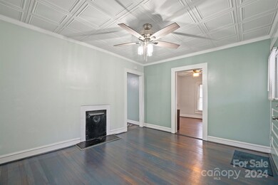 658 E Front St, Statesville, NC 28677 - photo 3