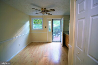 27 Dufief Ct, North Potomac, MD 20878 - photo 4