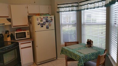 EAT IN KITCHEN