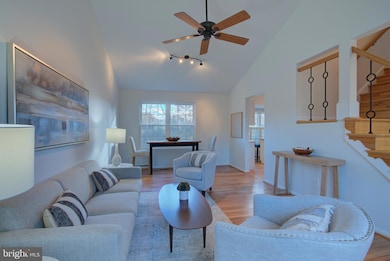 12149 Eddyspark Dr, Herndon, VA 20170 - photo 3