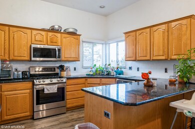 04_2364E50S_5_Kitchen_HiRes