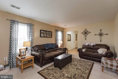 2460 Yarmouth Ln, Crofton, MD 21114 - photo 3