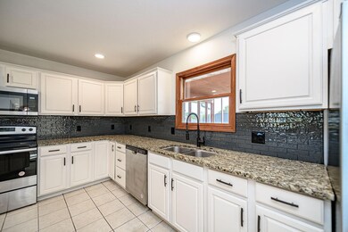 51-web-or-mls-7400-e-st-charles-rd