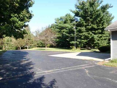 4309 N Koerner Rd, Peoria, IL 61615 - photo 6