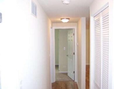 1146 Denver Dr, Carpentersville, IL 60110 - photo 7